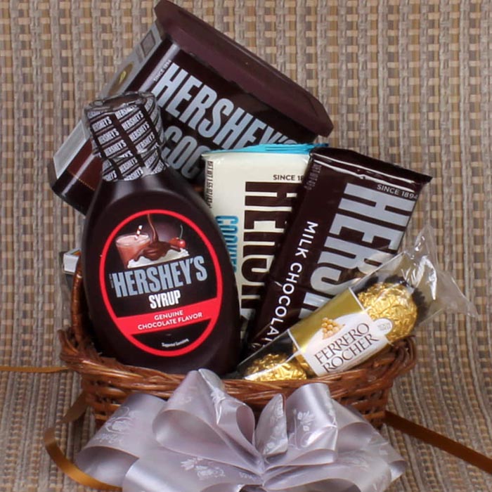 Gift Basket For Chocolate Lover - YuvaFlowers