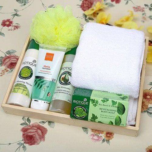 Beauty Care Hamper - YuvaFlowers