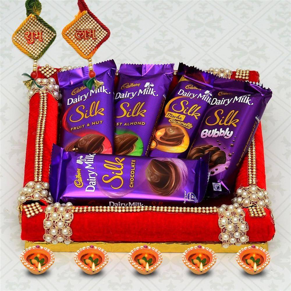 Dairy Milk Silk in a Square Thali - YuvaFlowers