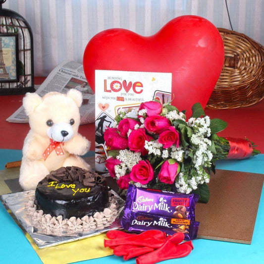 Romantic Hamper For This Valentine Day - YuvaFlowers